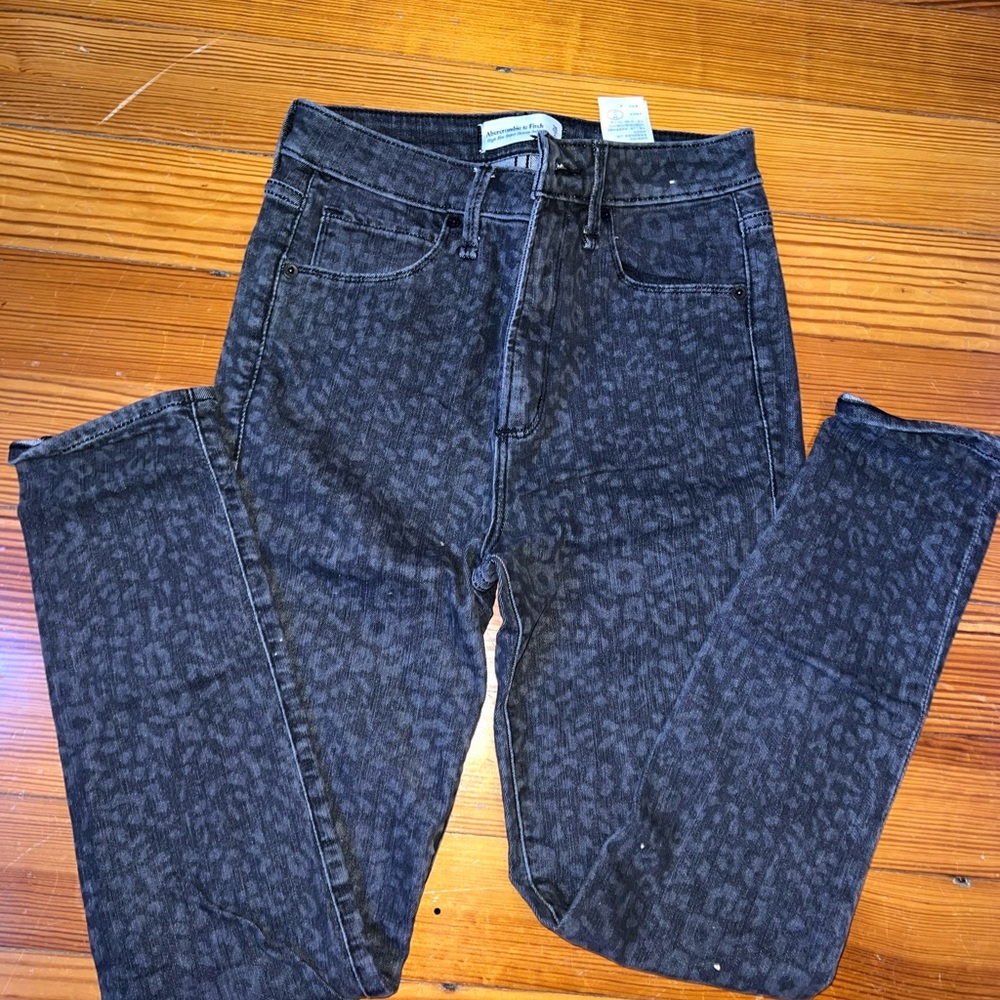Abercrombie Cheetah skinny jeans